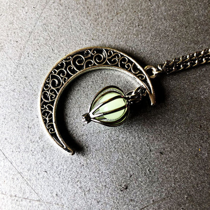 Hollow Moon Heart-shaped Luminous Pumpkin Necklace