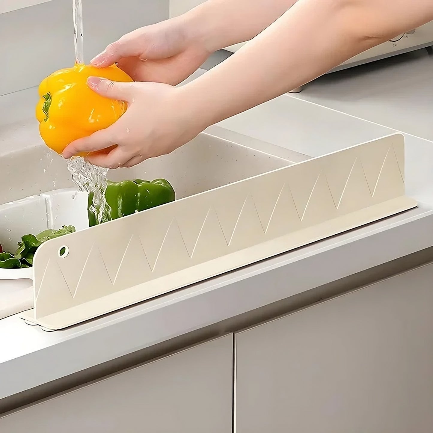 Kitchen Sink Splash Guard – Silicone Faucet Mat for Countertop Protection & Water Drainage