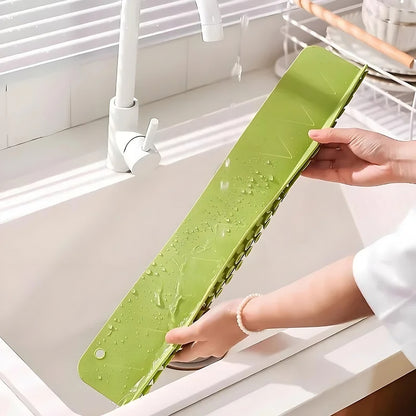Kitchen Sink Splash Guard – Silicone Faucet Mat for Countertop Protection & Water Drainage
